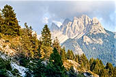 Trekking nel Parco Naturale Puez-Odle. Dall'Alpe Col Raiser (2100 m) alla Val di Funes. 